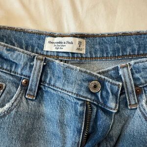 Abercrombie & Fitch - The Dad Short High Rise